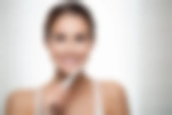 南京友谊嘉口腔门诊牙齿修复收费标准为2000元起起，现优惠价仅需1600元起，欢迎前来咨询！