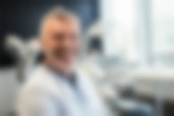 长沙辰睦口腔门诊部（河西店）牙齿矫正价格表：原价8000元起，现预约仅需6800元起，优惠活动不容错过！