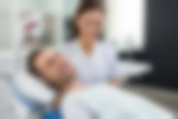 福州康德口腔门诊部牙齿美白价目表更新：原价1880元起，现优惠仅需1280元起，助您拥有迷人微笑的优异机会！