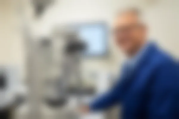 云南玉溪艾维眼科医院收费价目表近视手术版:个性化半飞秒手术价格12907元起