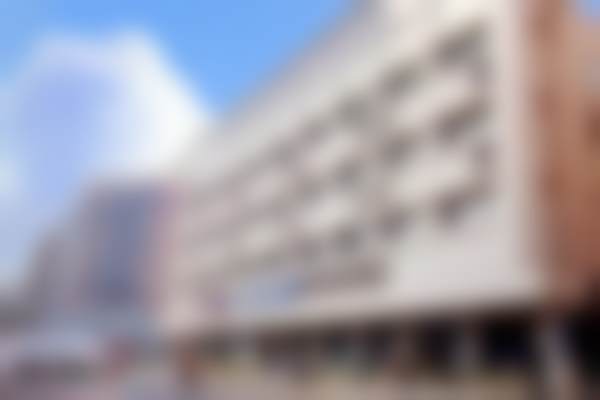 成都康桥爱尔眼科医院门头