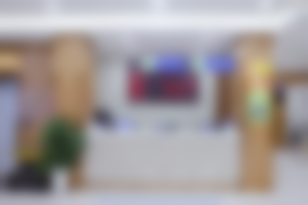 成都康桥爱尔眼科医院诊台