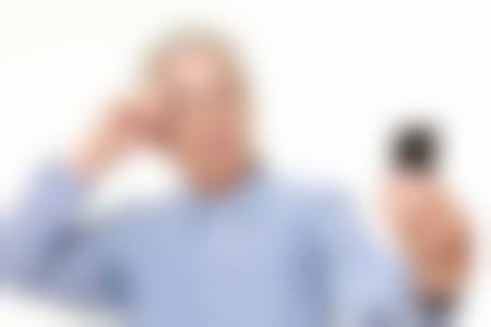 河南商丘尖峰眼科医院预约挂号方式多样。