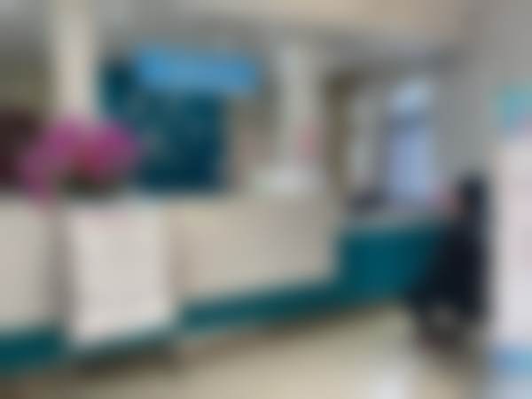 广州市荔湾中 心医院眼科（原广州市荔湾区人民医院眼科）门诊营业时间。