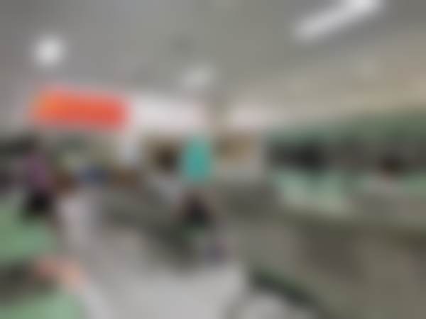 广东省人民医院珠海医院眼科(珠海市金湾中 心医院眼科)医生团队经验稳定。