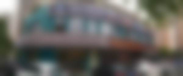 上海秋左启瑞口腔门诊部地理位置便于到院。